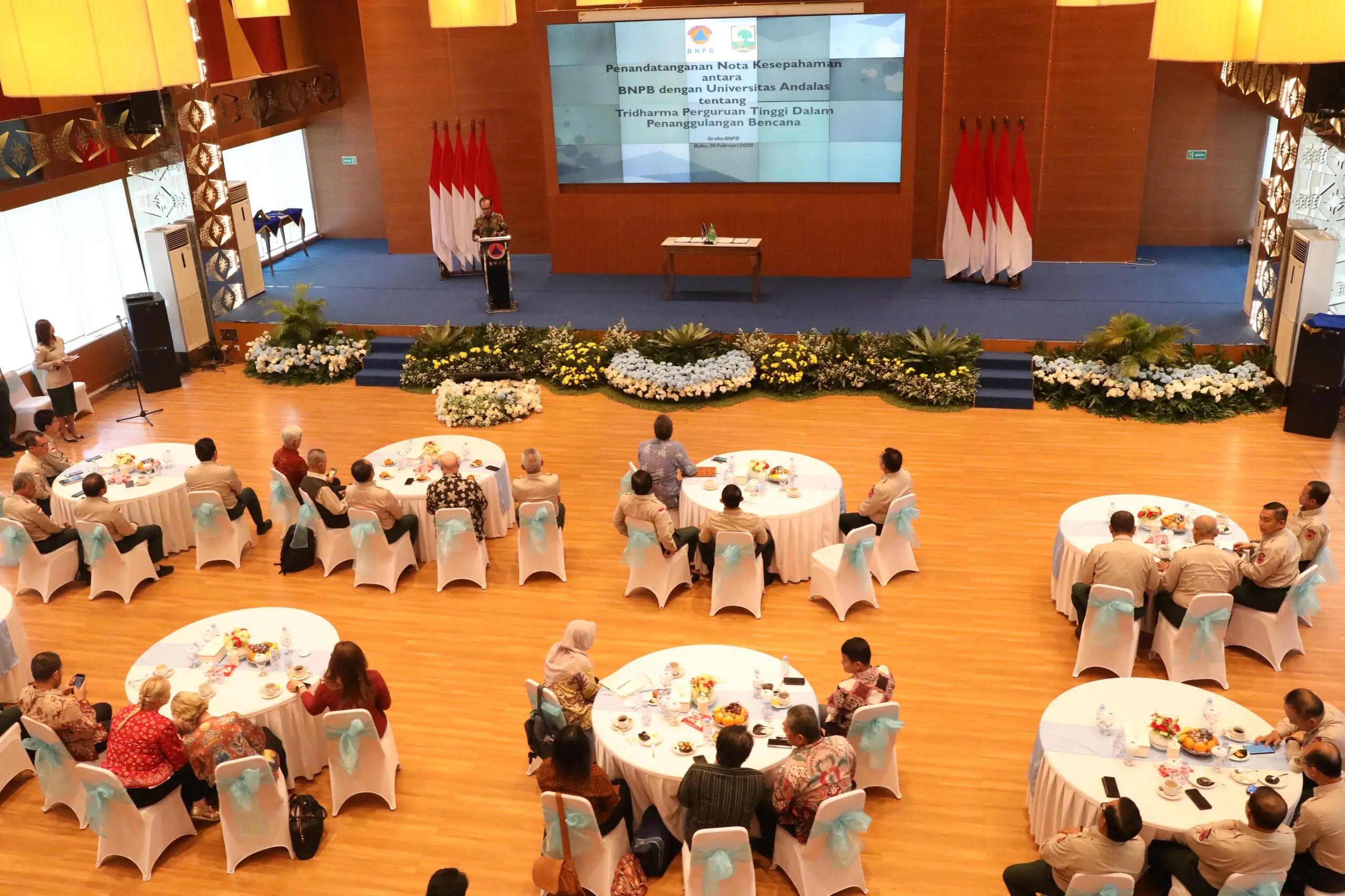 Suasana kegiatan penandatanganan nota kesepahaman antara BNPB dengan Universitas Andalas di Graha BNPB, Jakarta pada Rabu (26/2).